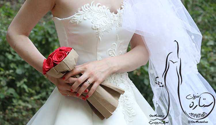 لباس عروس دکلته با دامن زاکپوزن